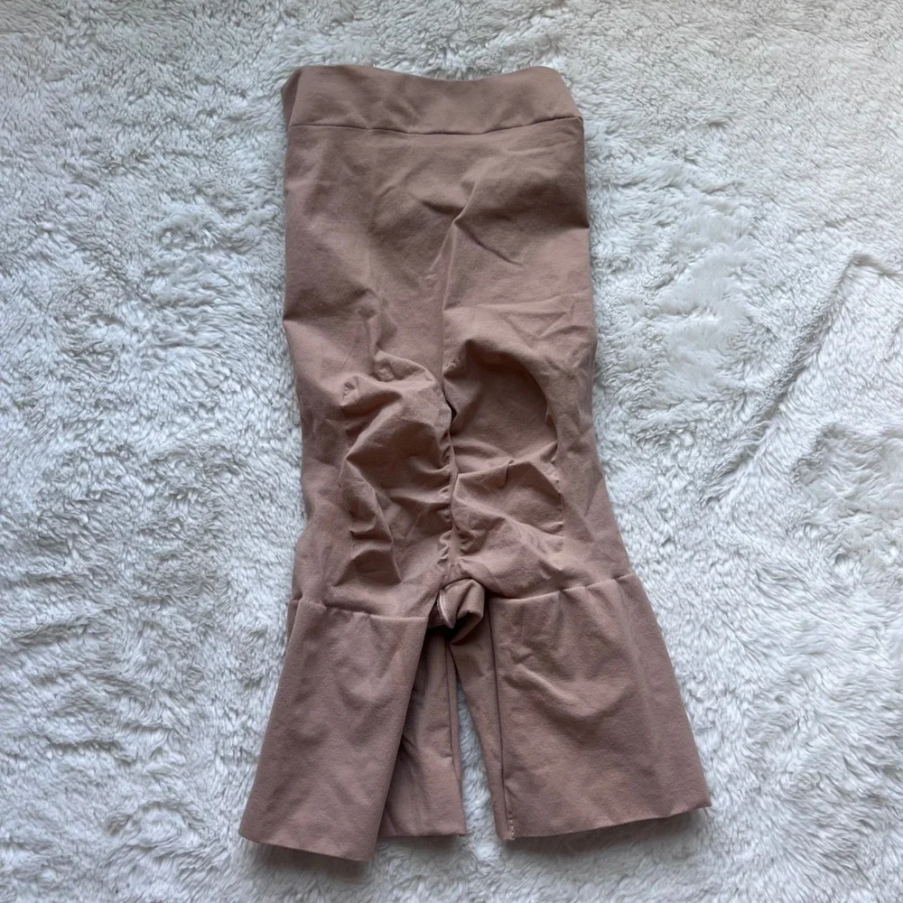 Skims Sculpting Short Mid Thigh Shapewear Clay‎ Brown Womens Size Small S/P NWOT